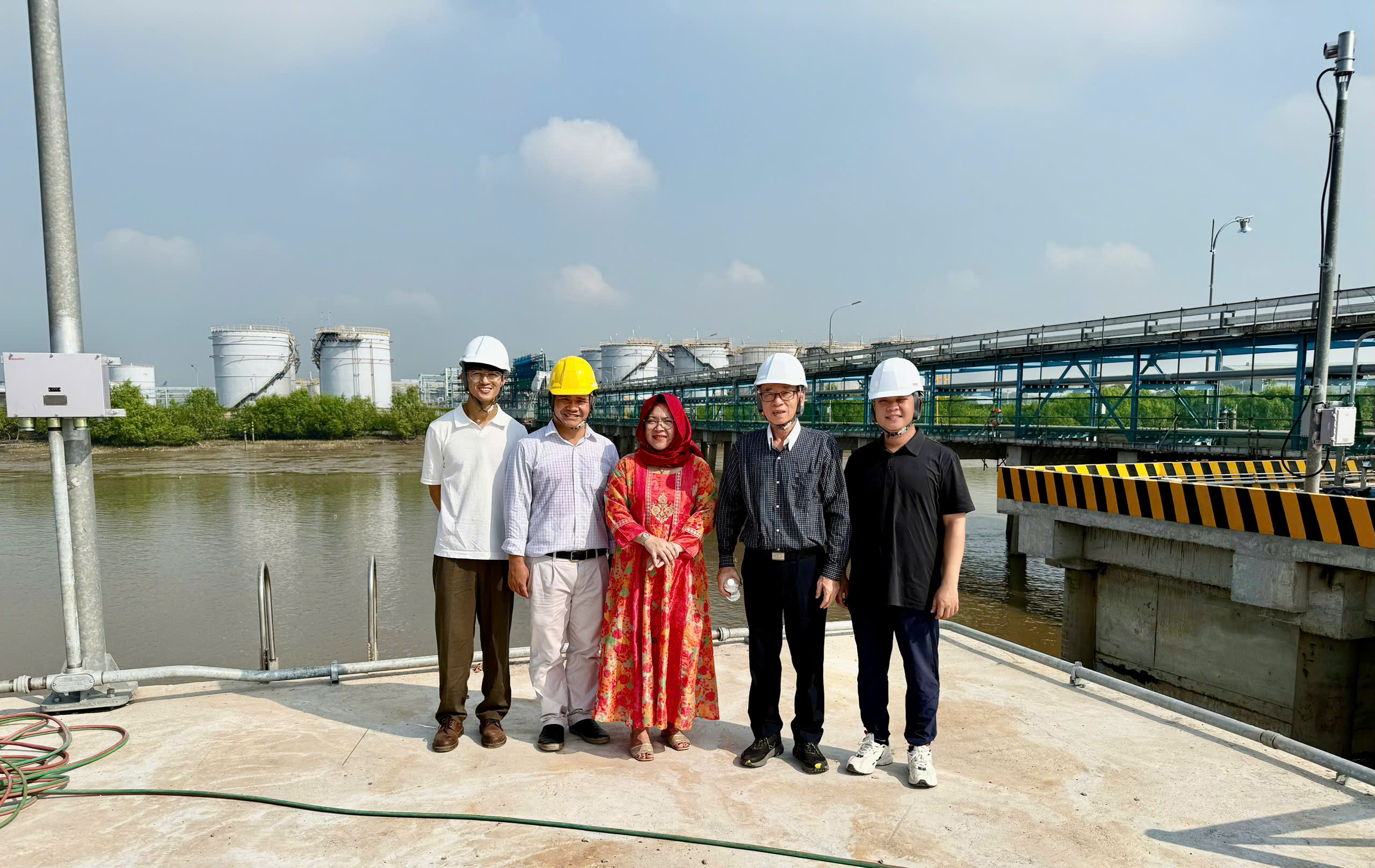 PROJECT & BUSINESS ADVISOR